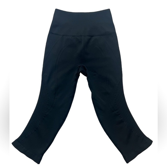 Lululemon Cropped Compression Leggings ~ Sz 2 - Picture 2 of 6